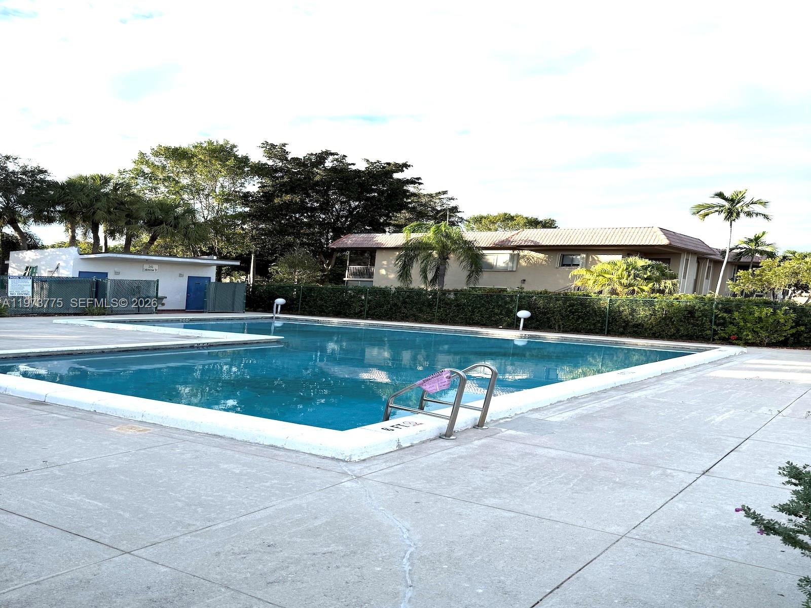 RACQUET CLUB APTS AT BONA - Residential