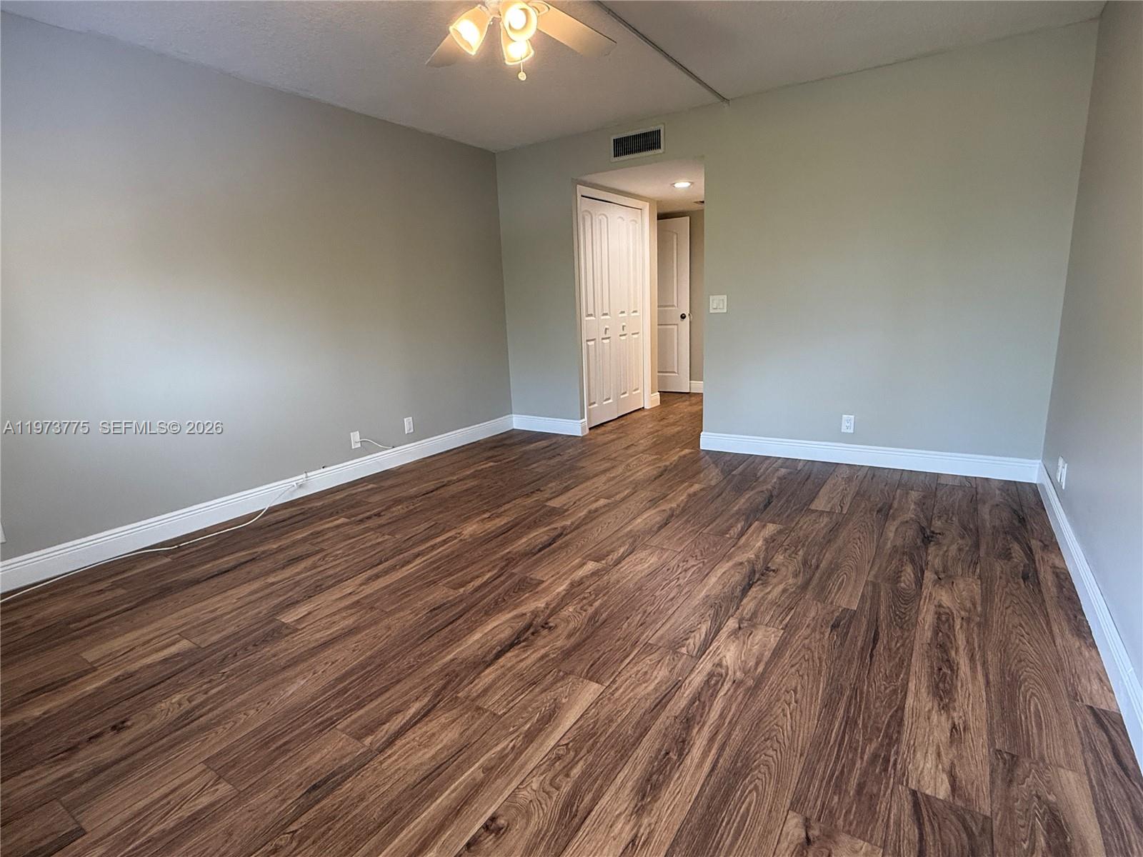 RACQUET CLUB APTS AT BONA - Residential