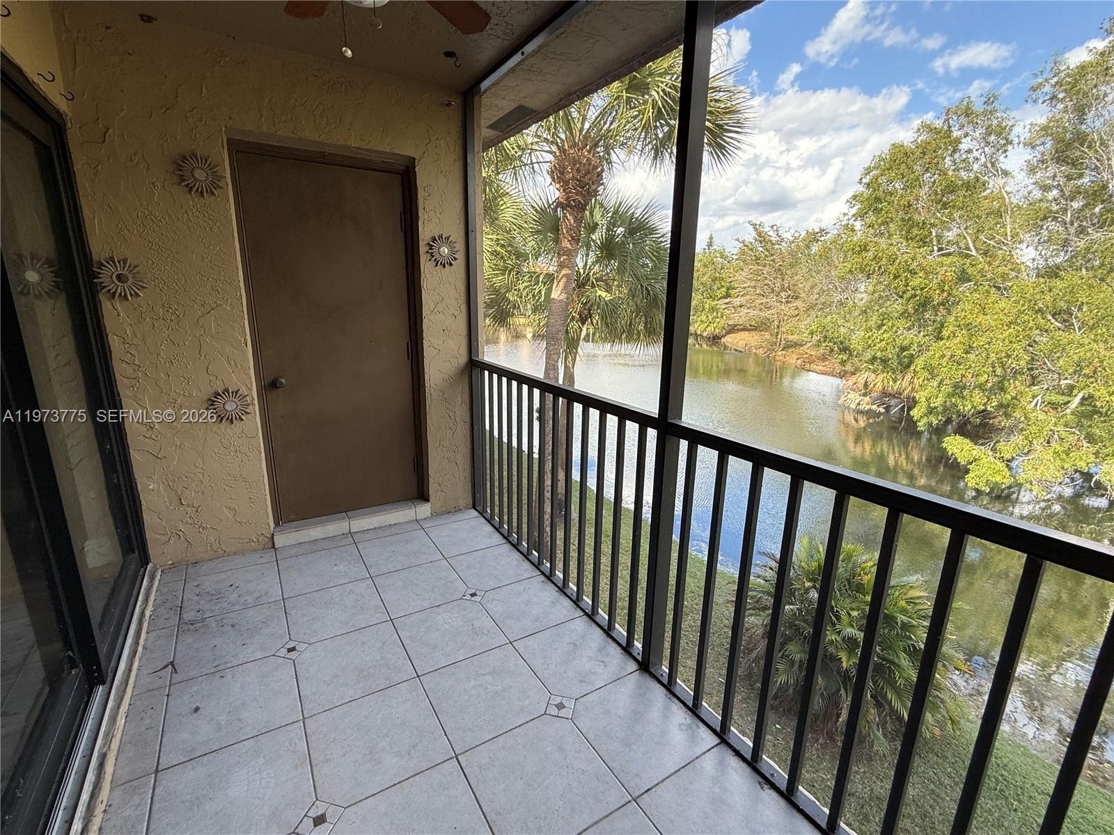 RACQUET CLUB APTS AT BONA - Residential