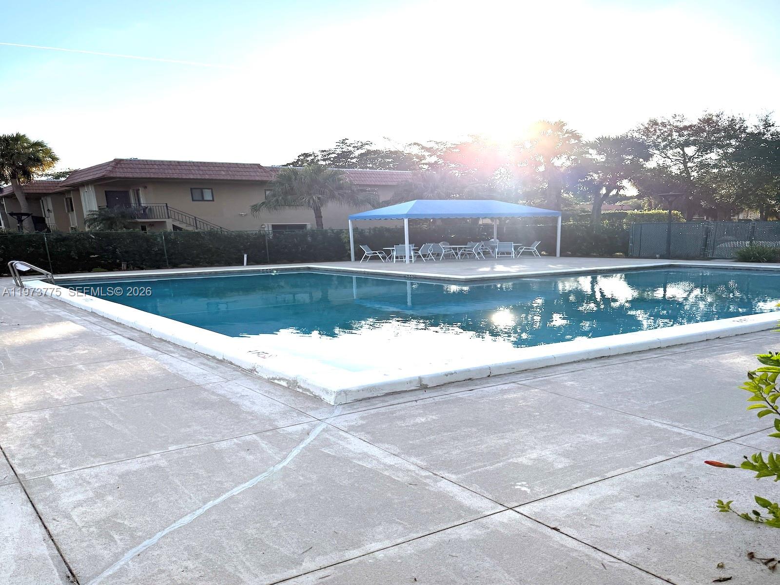 RACQUET CLUB APTS AT BONA - Residential