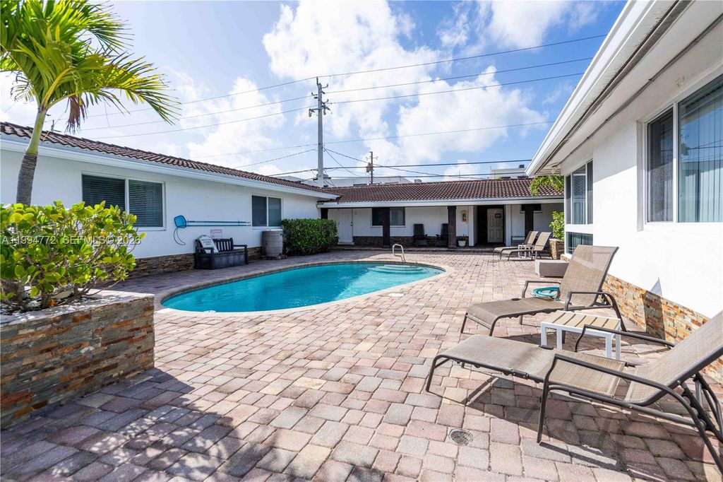 Photo of 2708 NE 32nd St #4, Fort Lauderdale, FL 33306 (MLS # A11994772)