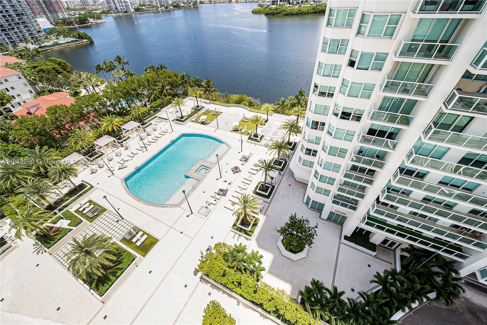 THE PENINSULA II CONDO - Residential