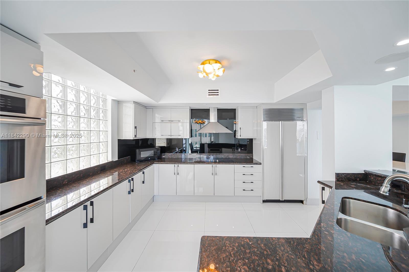 THE PENINSULA II CONDO - Residential