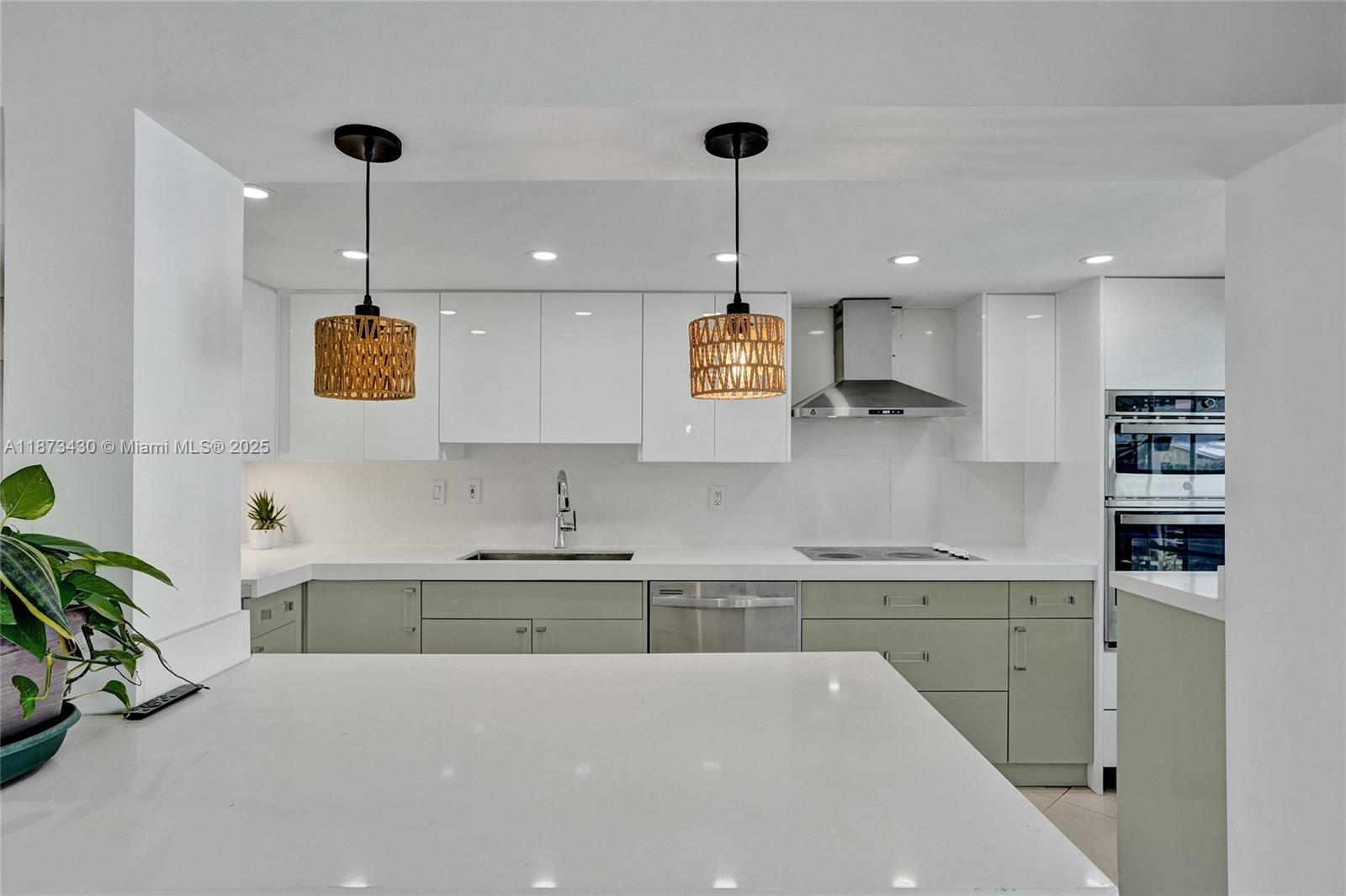 BISCAYNE GARDENS SEC E PA - Residential Lease