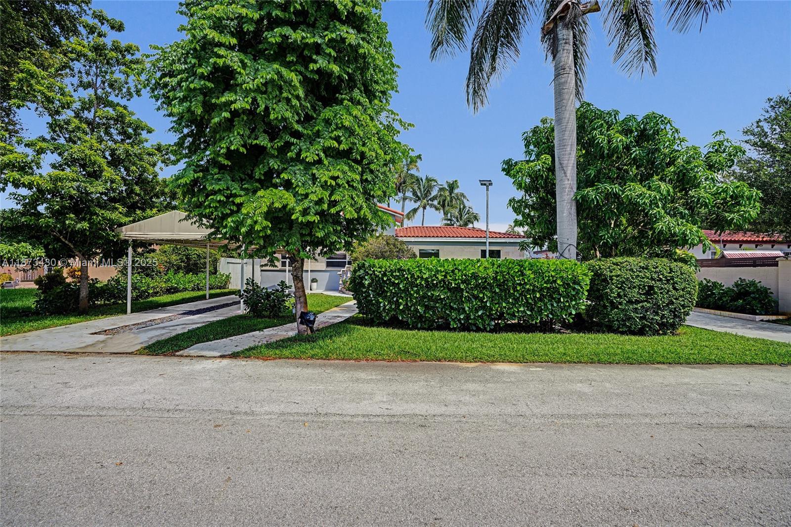 BISCAYNE GARDENS SEC E PA - Residential Lease