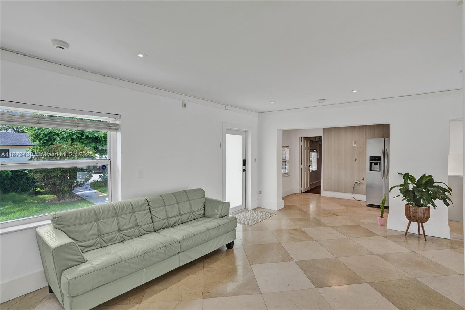 BISCAYNE GARDENS SEC E PA - Residential Lease