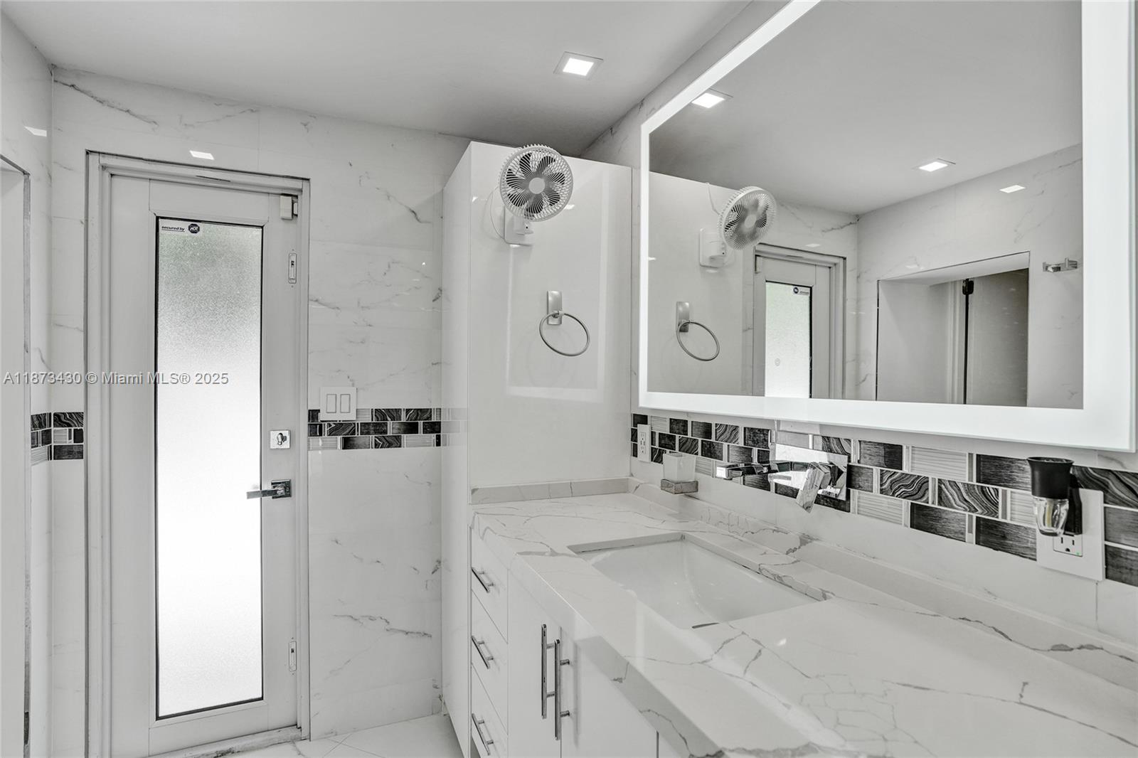 BISCAYNE GARDENS SEC E PA - Residential Lease