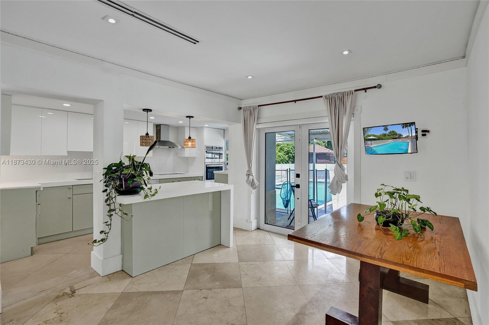 BISCAYNE GARDENS SEC E PA - Residential Lease