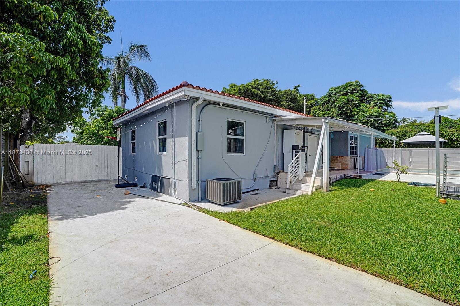 BISCAYNE GARDENS SEC E PA - Residential Lease