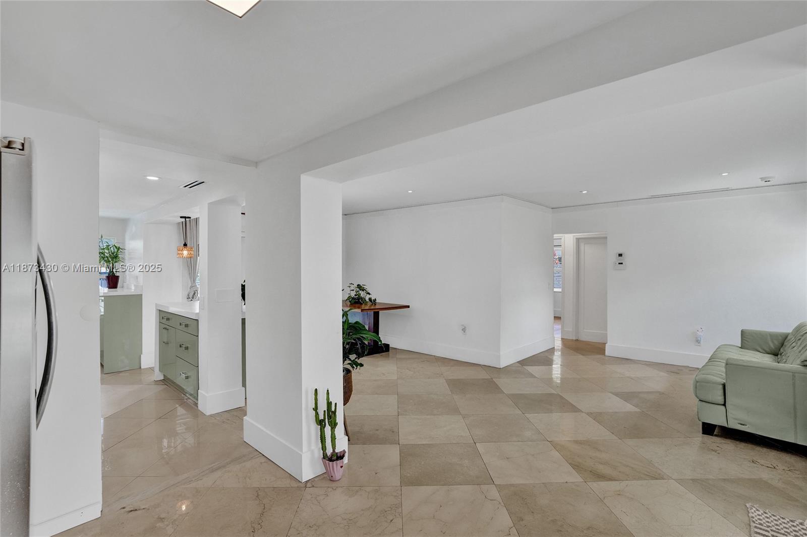 BISCAYNE GARDENS SEC E PA - Residential Lease