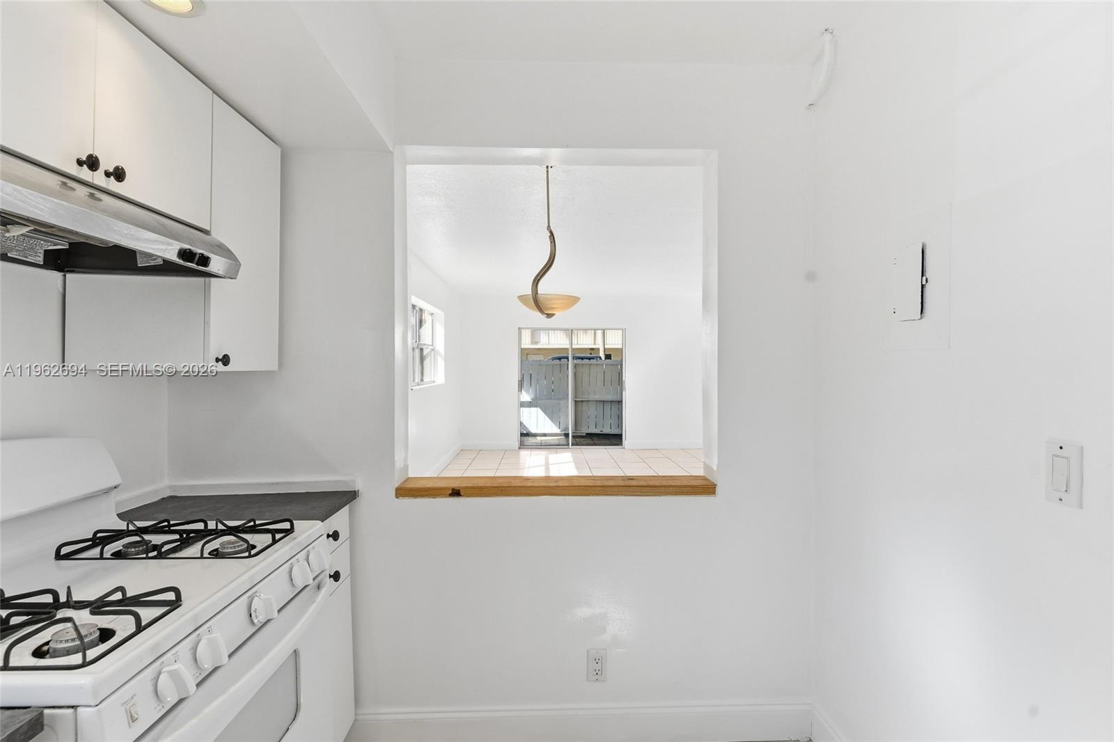 VILLAS OF PINECREST CONDO - Residential