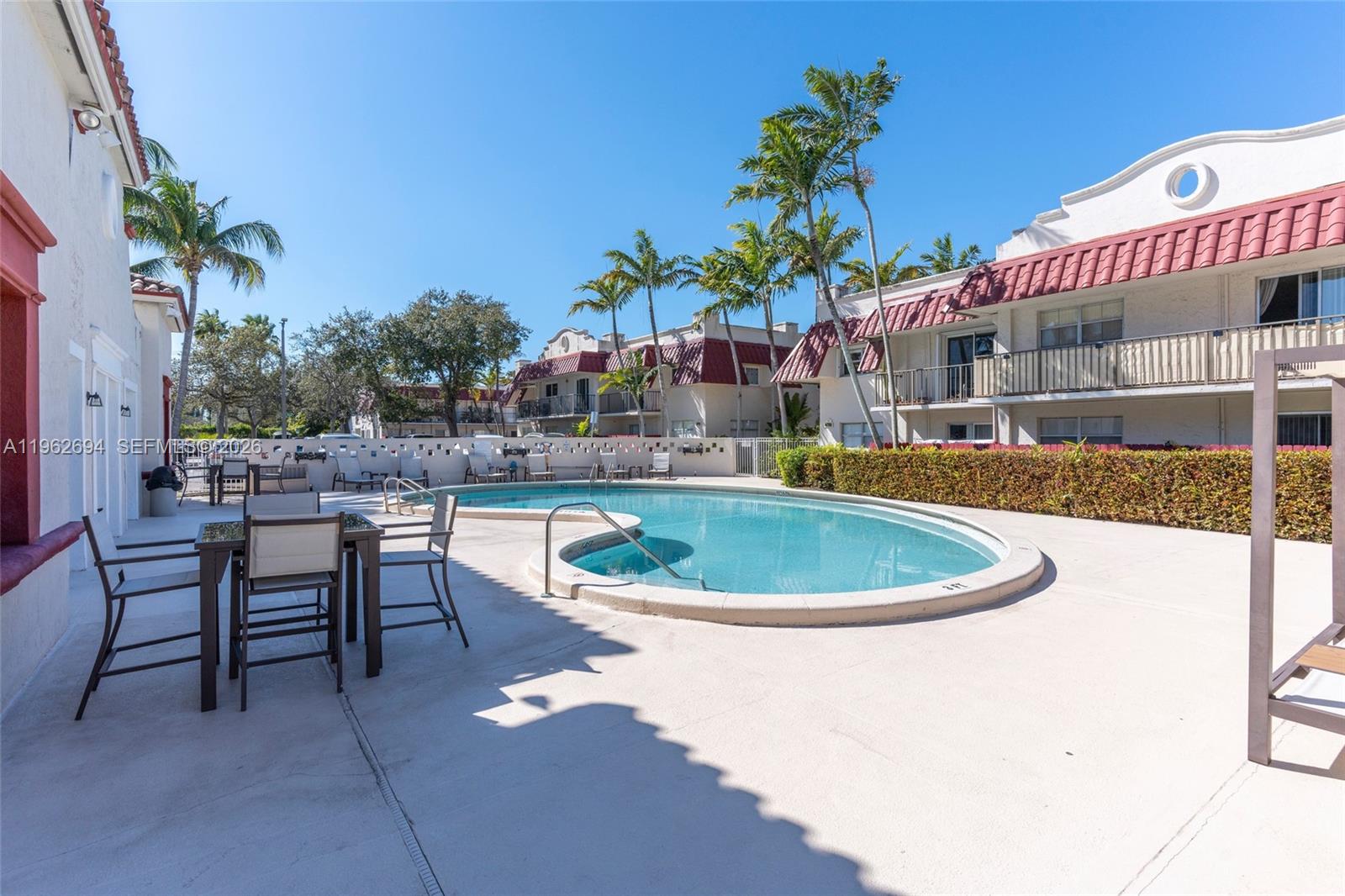 6705 N Kendall Dr 306