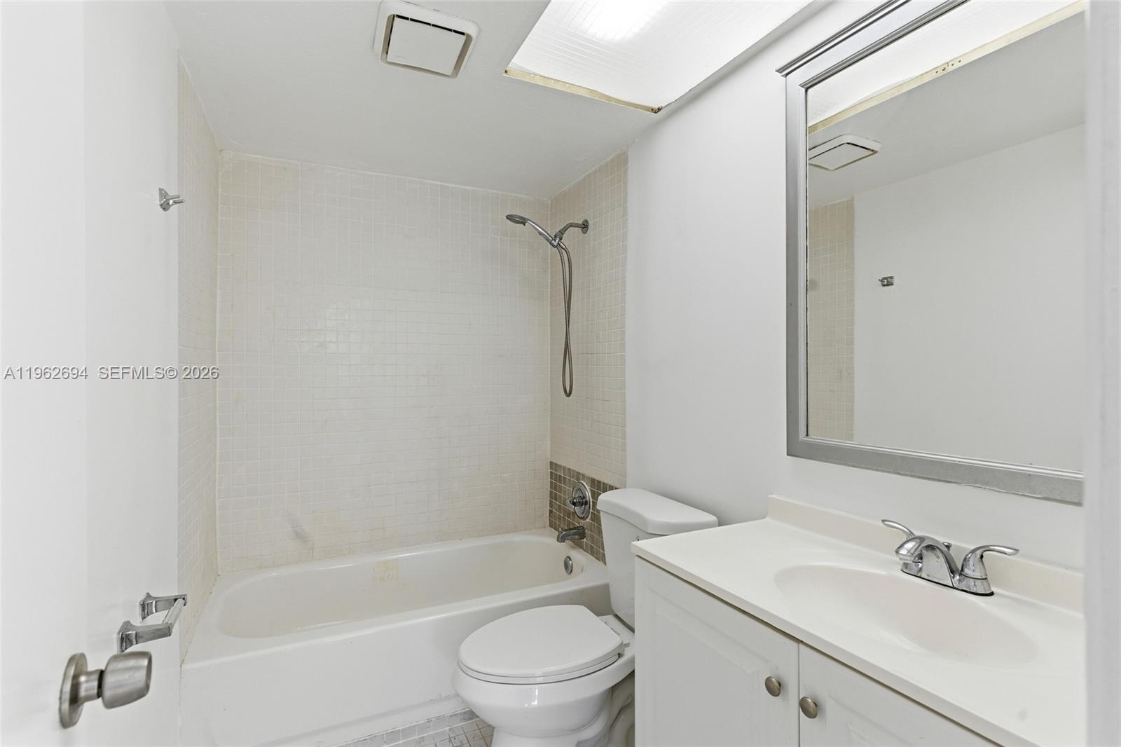 VILLAS OF PINECREST CONDO - Residential