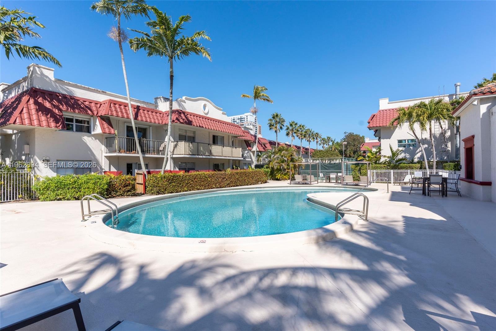 VILLAS OF PINECREST CONDO - Residential