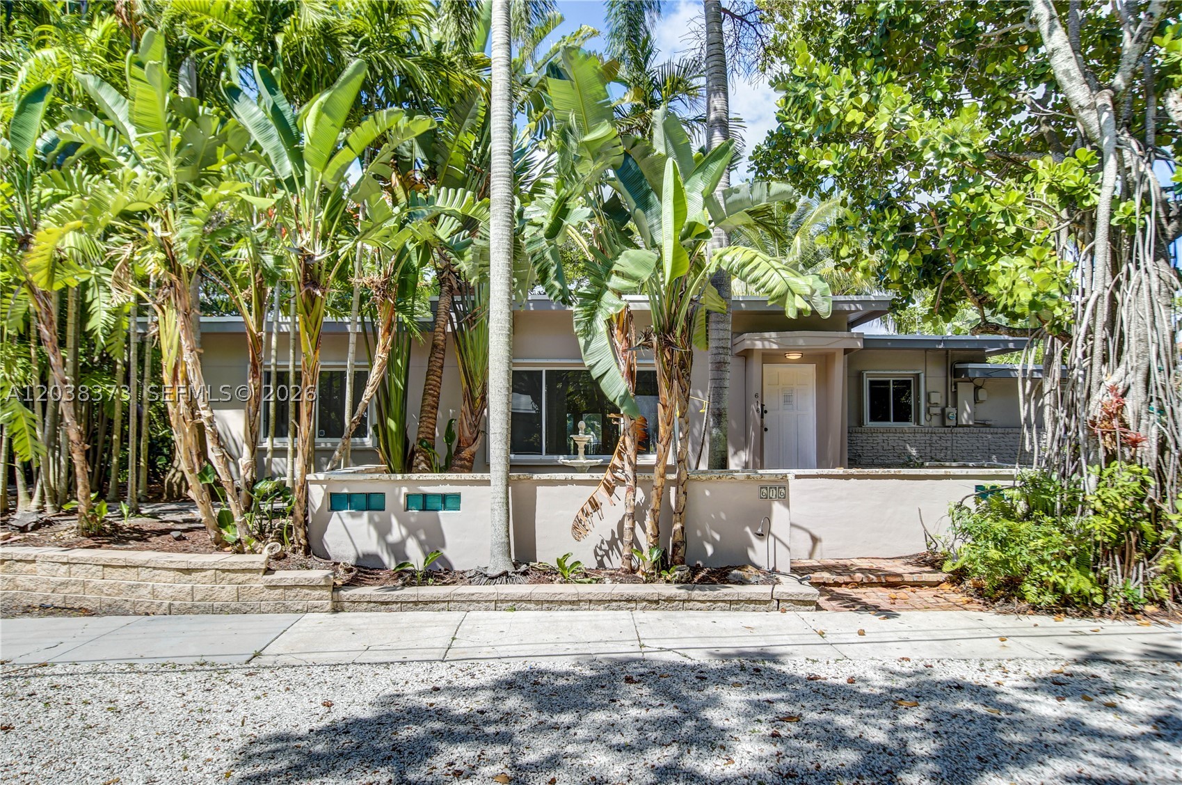 616 SW 11th Ct