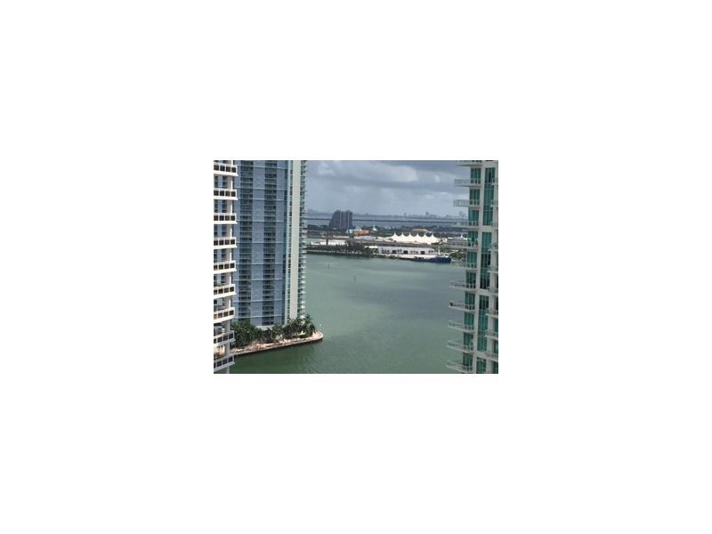 beautiful 2 bedroom PLUS DEN and 2.5 bath. Spacious kitchen with all appliances including washer/dryer in unit. Beautiful views from the oversized balcony in a high floor. FURNISHED