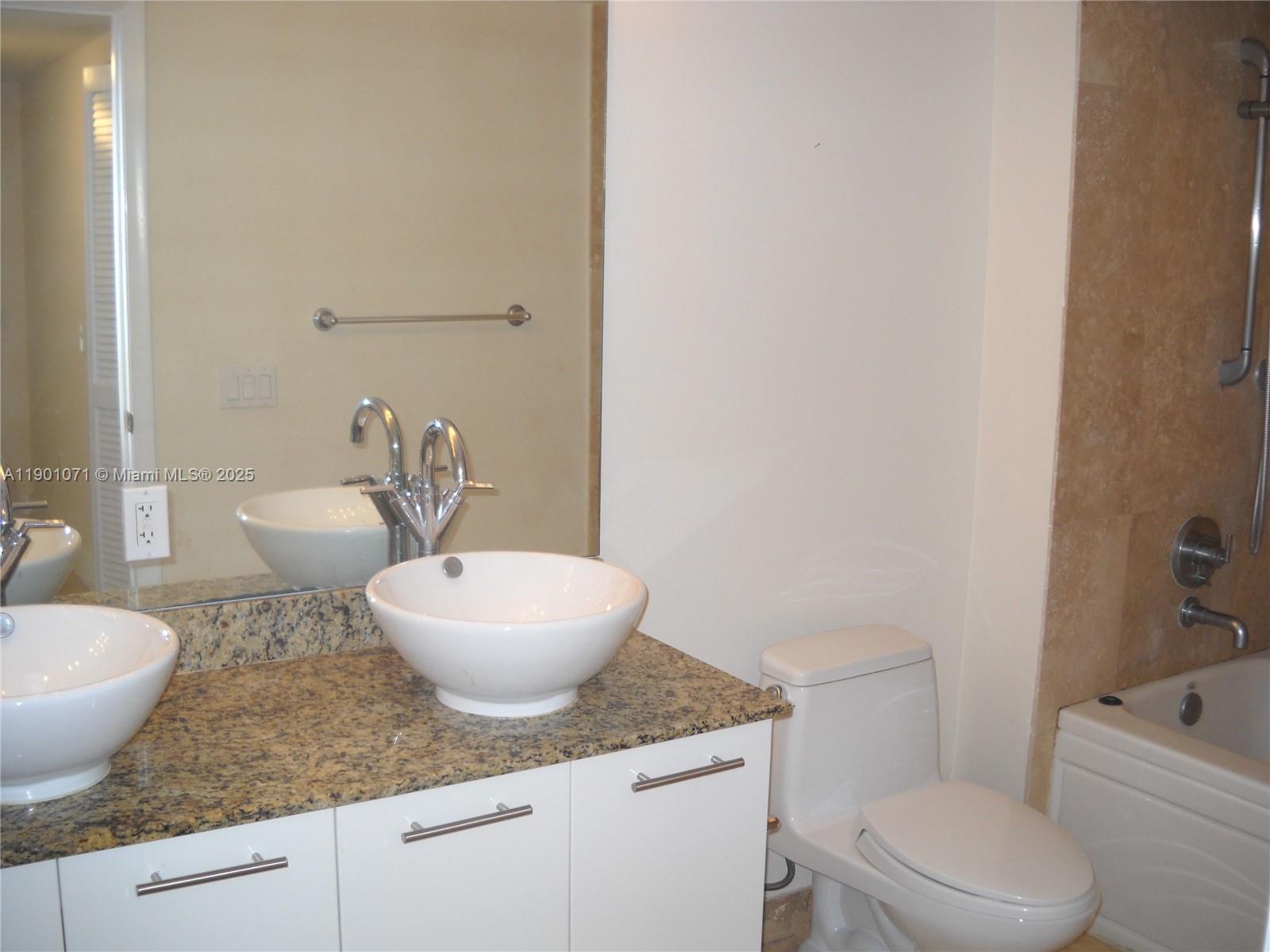 BRICKELL ON THE RIVER S T - Residential Lease