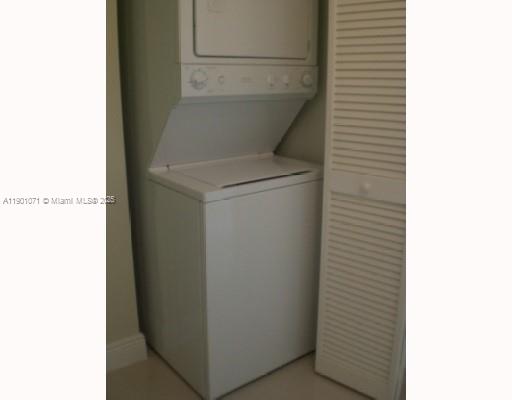 BRICKELL ON THE RIVER S T - Residential Lease