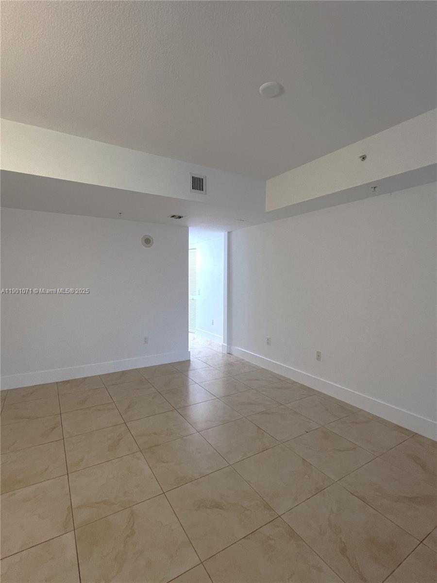 BRICKELL ON THE RIVER S T - Residential Lease