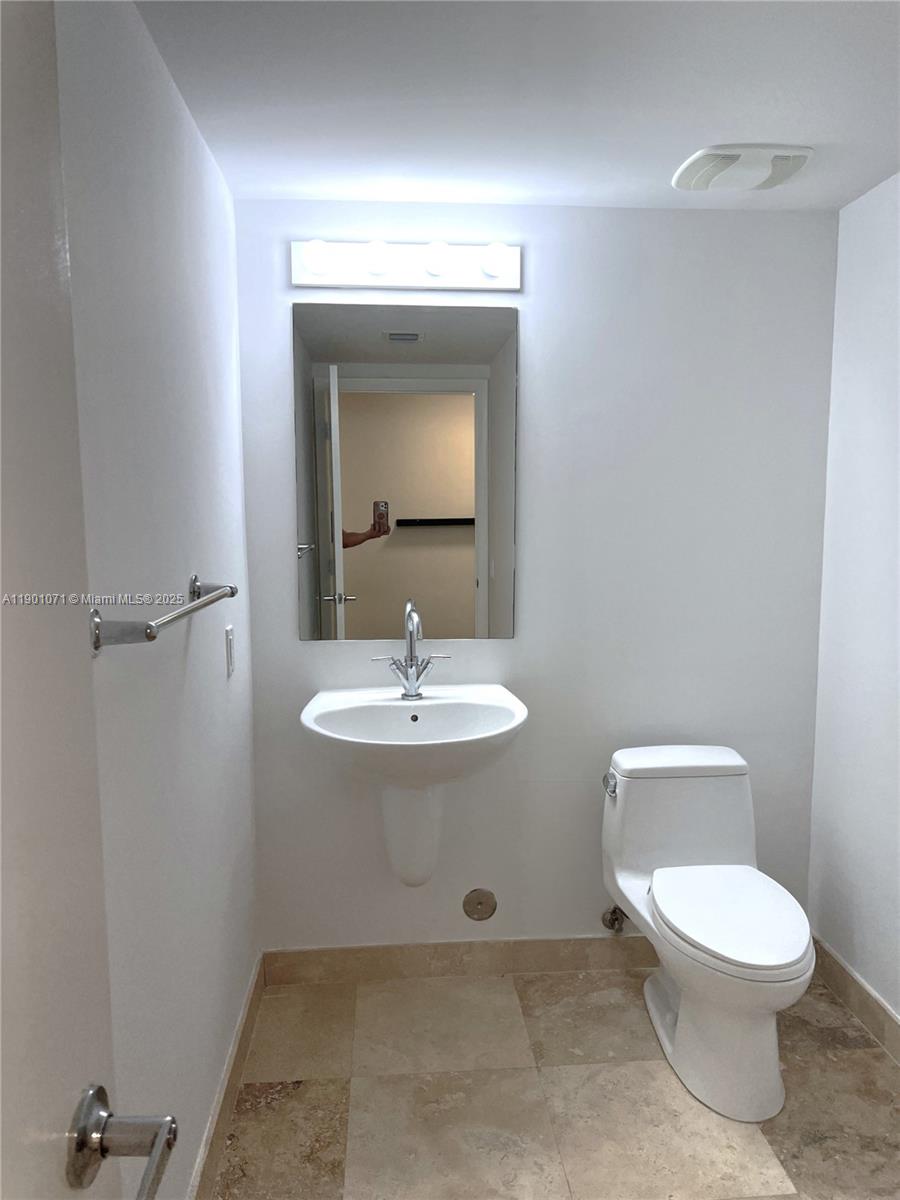 BRICKELL ON THE RIVER S T - Residential Lease