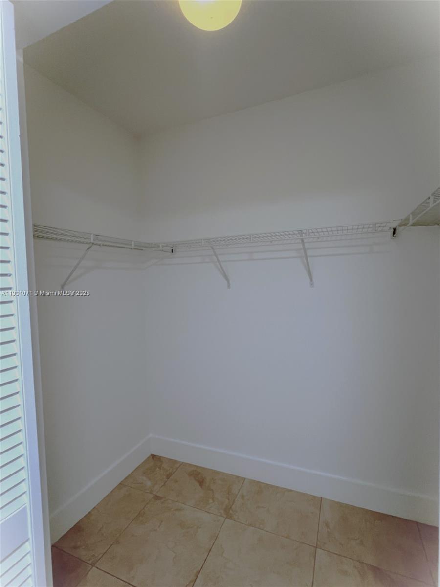 BRICKELL ON THE RIVER S T - Residential Lease