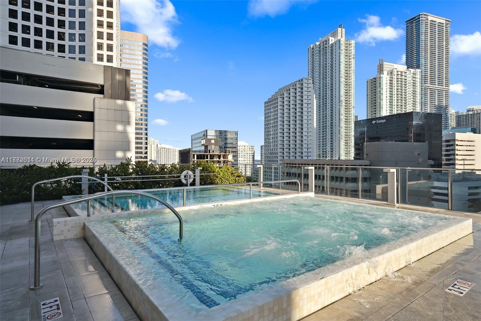 REACH CONDO - Residential