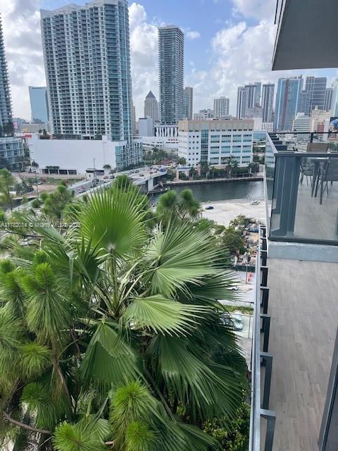REACH CONDO - Residential