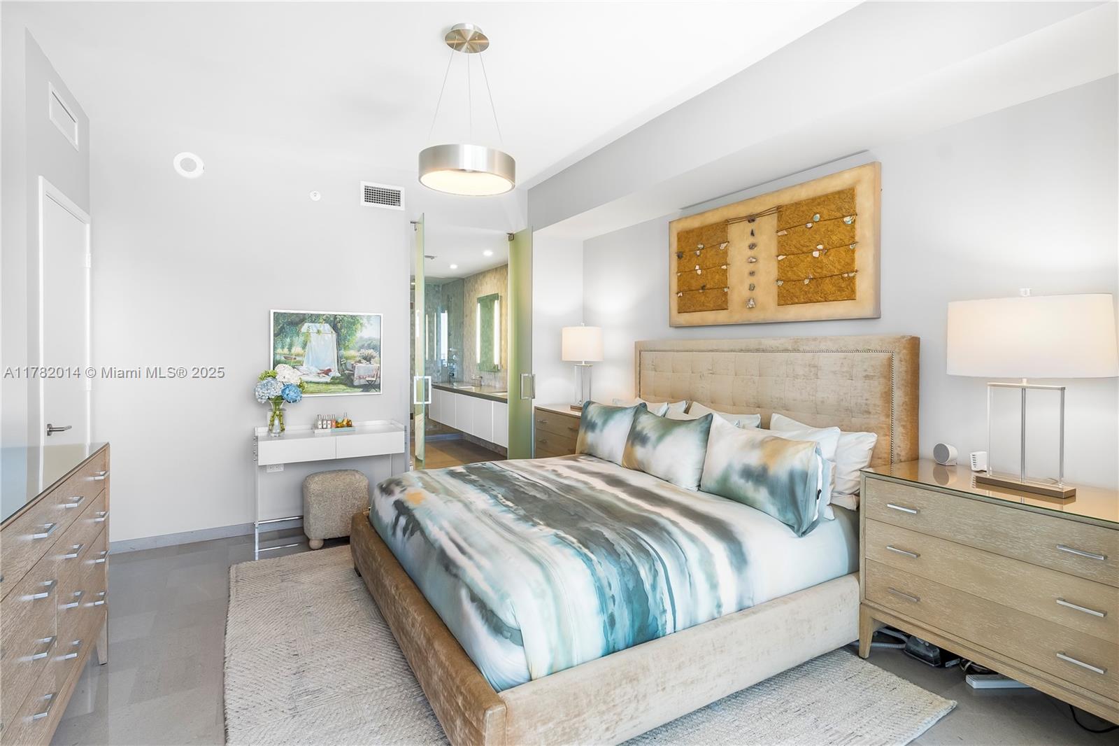 REACH CONDO - Residential
