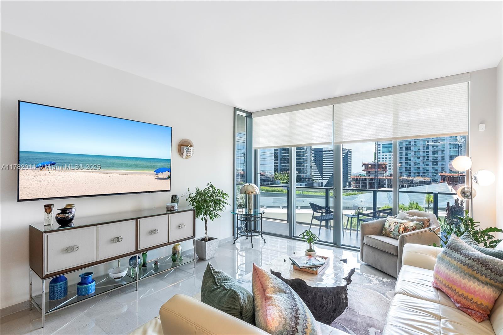 REACH CONDO - Residential