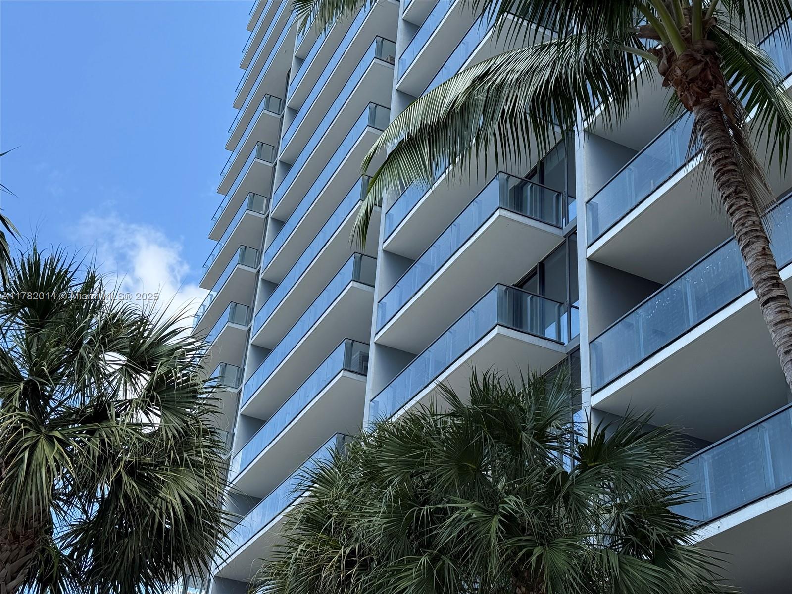 REACH CONDO - Residential