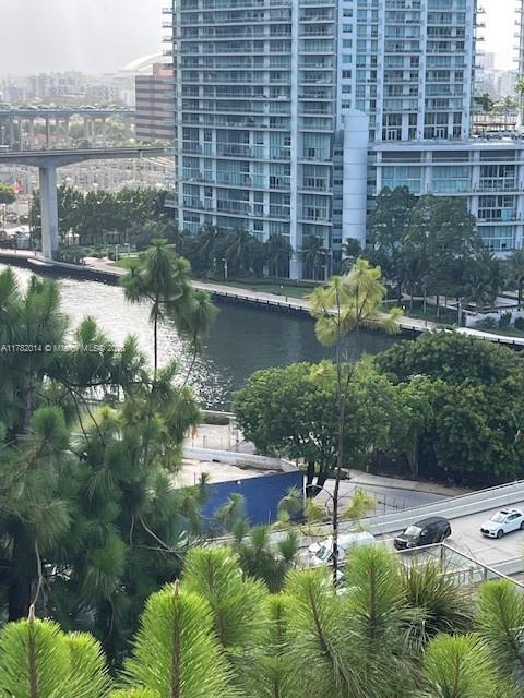 REACH CONDO - Residential