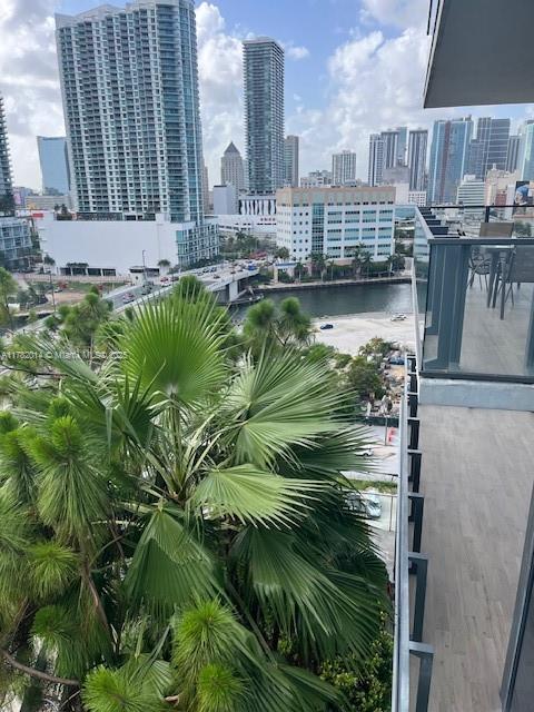 REACH CONDO - Residential
