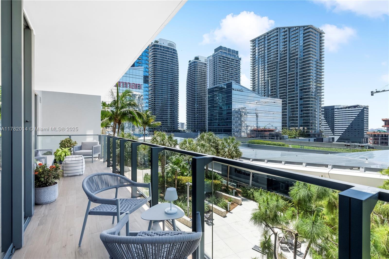 REACH CONDO - Residential