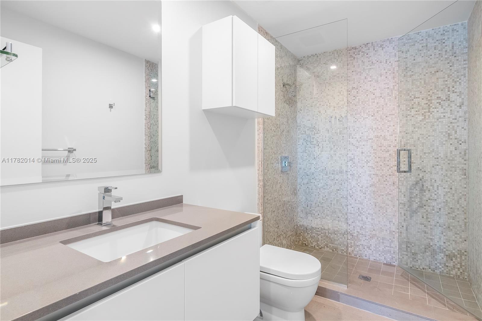 REACH CONDO - Residential