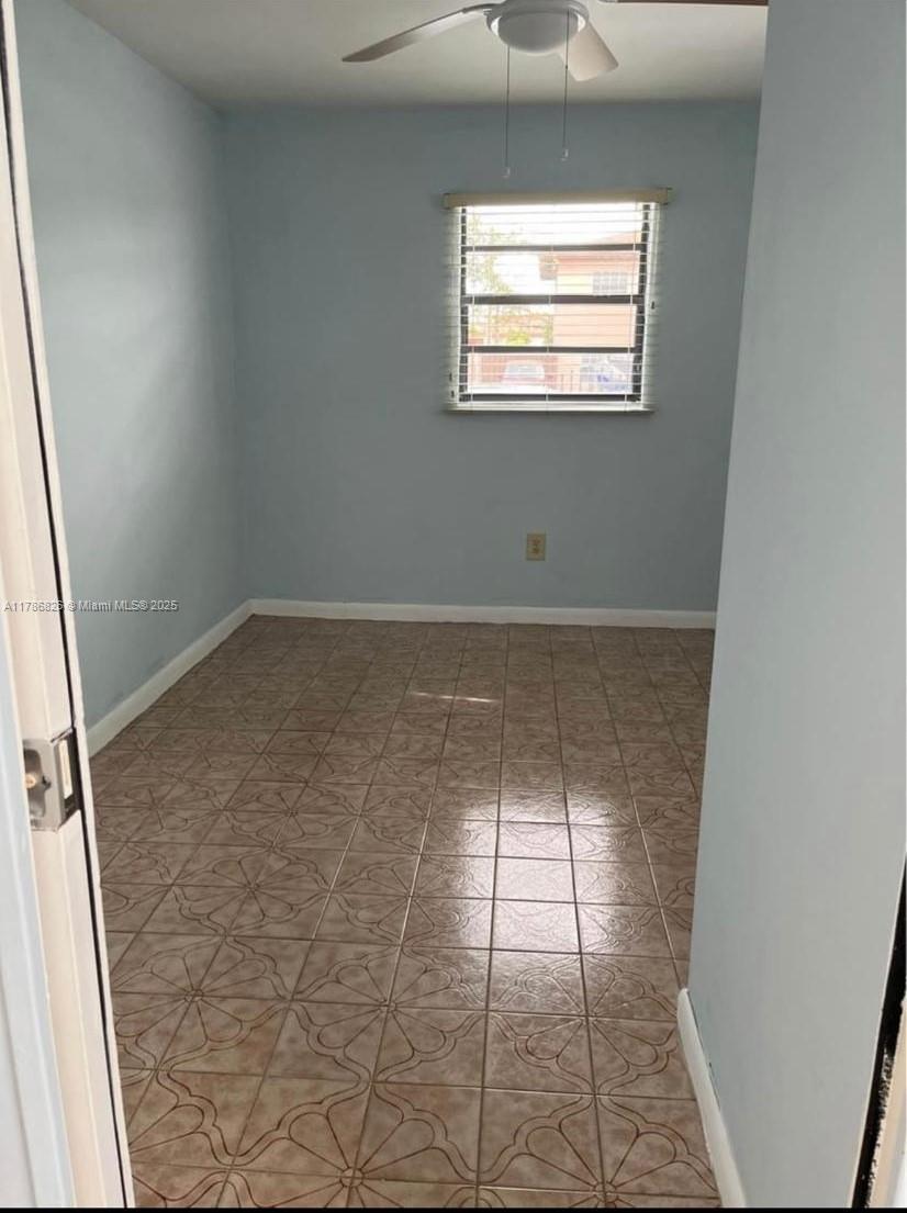 691 E 11th Pl 1, Hialeah, Miami-Dade County, Florida - 1 Bedrooms  
1 Bathrooms - 