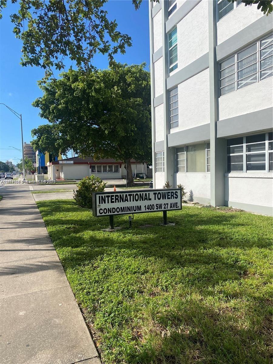 FANTASTIC LOCATION, AND A GREAT PRICE FOR A 2BED /2 BATH APARTMENT, JUST 5 MINUTES FROM COCONOT GROVE & 10 MINUTES TO CORAL GABLES OR BRICKELL. LIVE IN THE CENTER OF THE MAGIC CITY. VERY QUIET BUILDING, THESE FANTASTIC 2 BEDROOM, 2 BATHROOM UNIT IS A CONER UNIT ON THE 3 FLOOR OVERLOOKING THE CITY VIEW. BUILDING OFFER A GATED PARKING AREA, CENTRAL ELEVATOR, AND A LOBBY INTERCOME SYSTEM AND LUANDRY ROOM IN EACH OTHER FLOOR . UNIT COMES WITH 1 PARKING SPACE ASSIGNED, EXTRA PARKING AVAILABLE. ALL APPLIANCES IN THE HOME AND LESS THAN 2 YEARS OLD AND A BRAND NEW AC UNIT WAS CHANGE 2 YEARS AGO. GREAT INVEMENTS OPPORTUNITY AS UNIT RENT VERY WELL TOO. CALL FOR MORE INFORMATION.