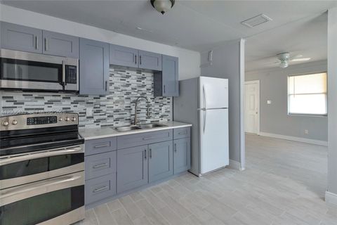 Tiny photo for 562 W 4th St, Riviera Beach, FL 33404 (MLS # A12006493)