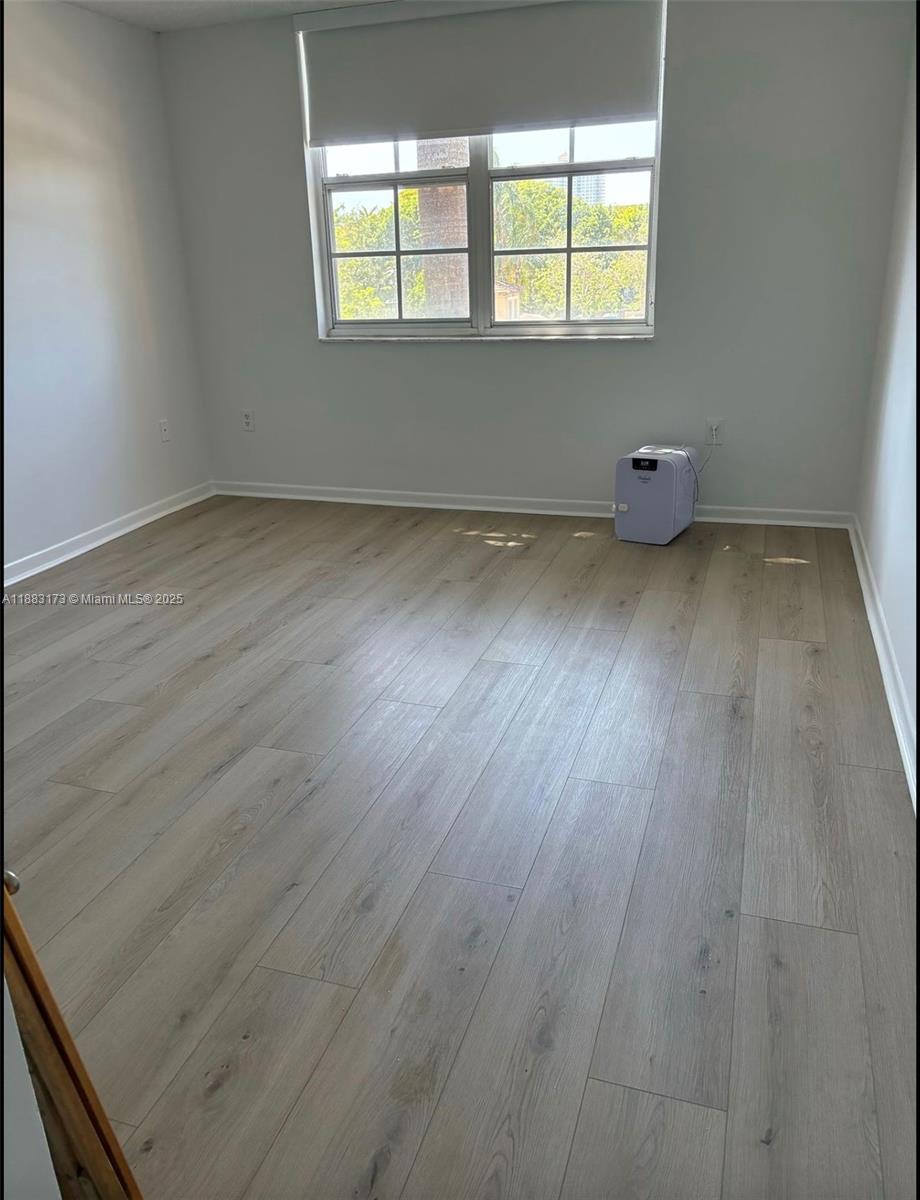 THE YACHT CLUB AT AVENTUR - Residential