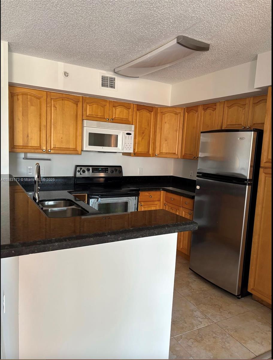 THE YACHT CLUB AT AVENTUR - Residential