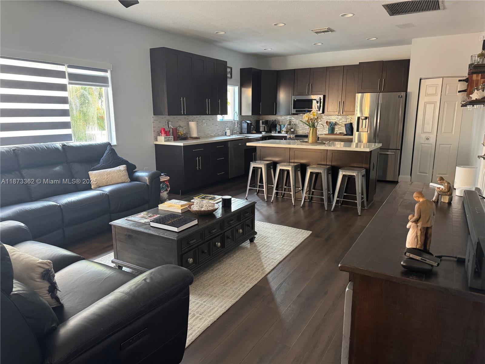 LAKES BY THE BAY DAY - Residential Lease