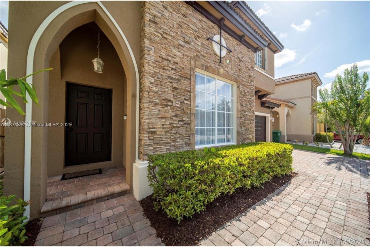 LAKES BY THE BAY DAY - Residential Lease