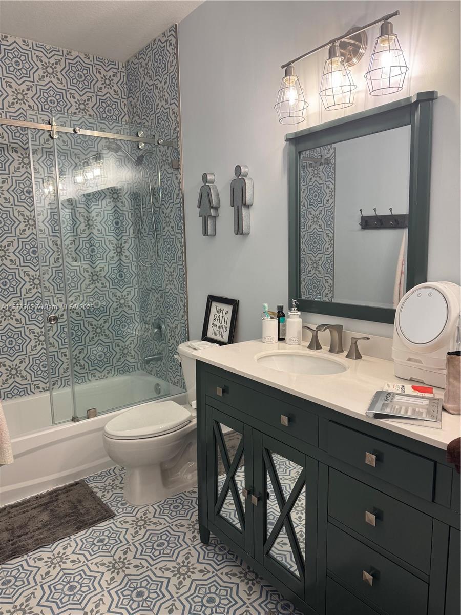 LAKES BY THE BAY DAY - Residential Lease