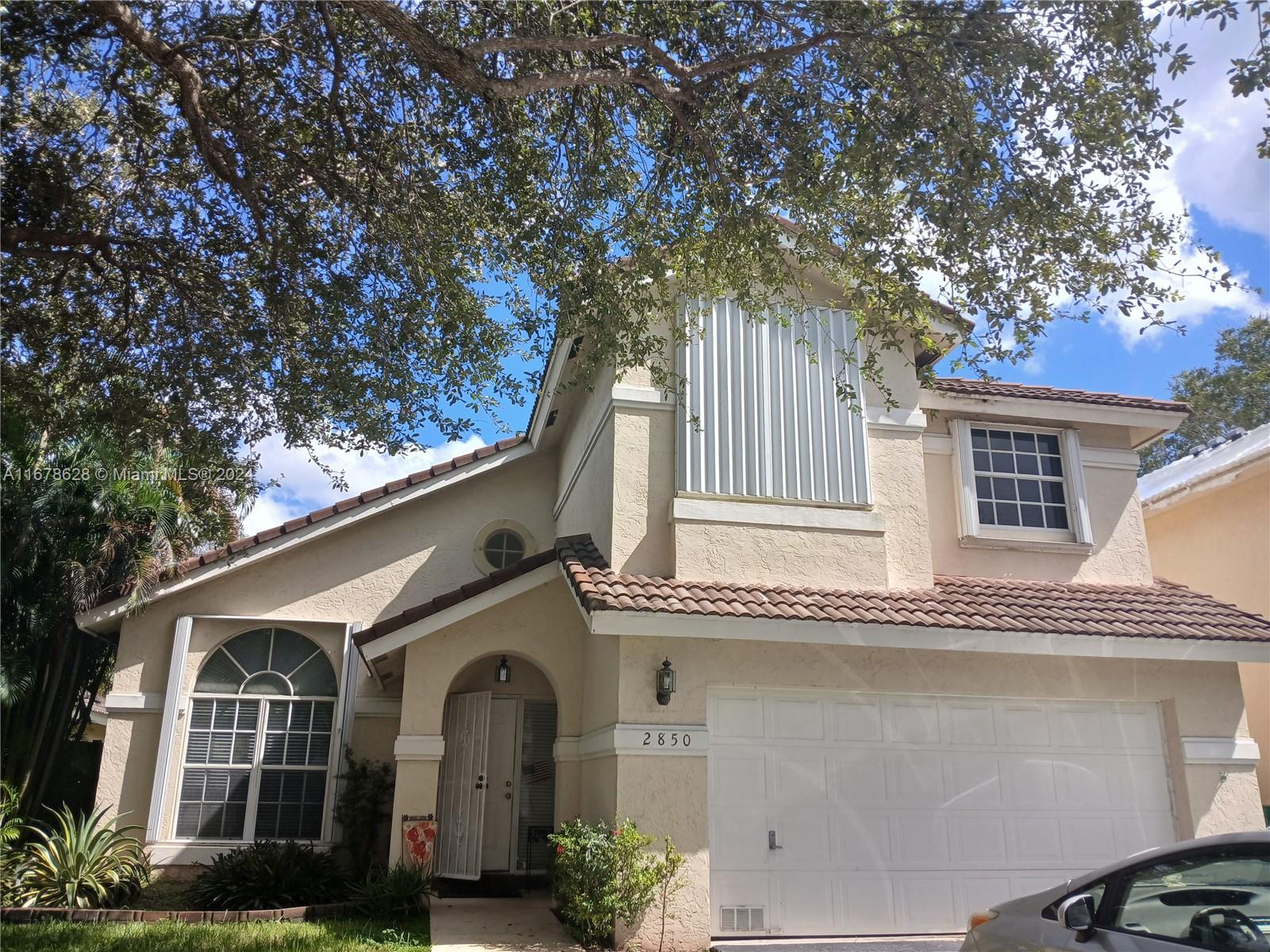 This beautiful three-bedroom, two-and-a-half-bath home is located in a peaceful neighborhood. A spacious family room is situated on the first floor, also the main floor features an enclosed patio, a two-car garage, and a formal dining room. The entry foyer opens into a bright and airy living area with vaulted ceilings. The kitchen features stainless steel appliances, tons of cabinet space and a kitchenet
ON SUPRA
