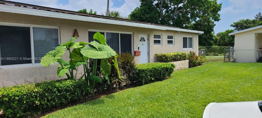 Photo of 1556 N 24th Ct, Riviera Beach, FL 33404 (MLS # A11883221)
