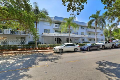100 Edgewater Dr 207 Coral Gables FL 33133