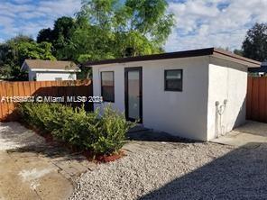 1756 Nw 94th St Back, Miami, Broward County, Florida - 1 Bathrooms - 