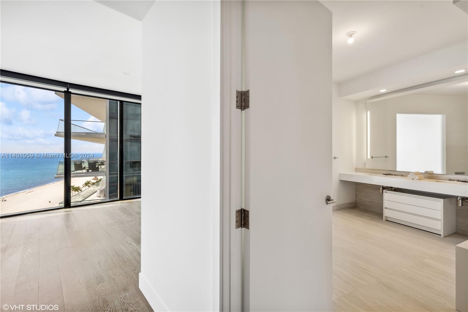 18555 COLLINS AVENUE COND - Residential