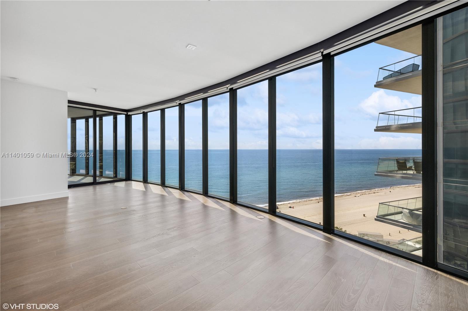 18555 COLLINS AVENUE COND - Residential