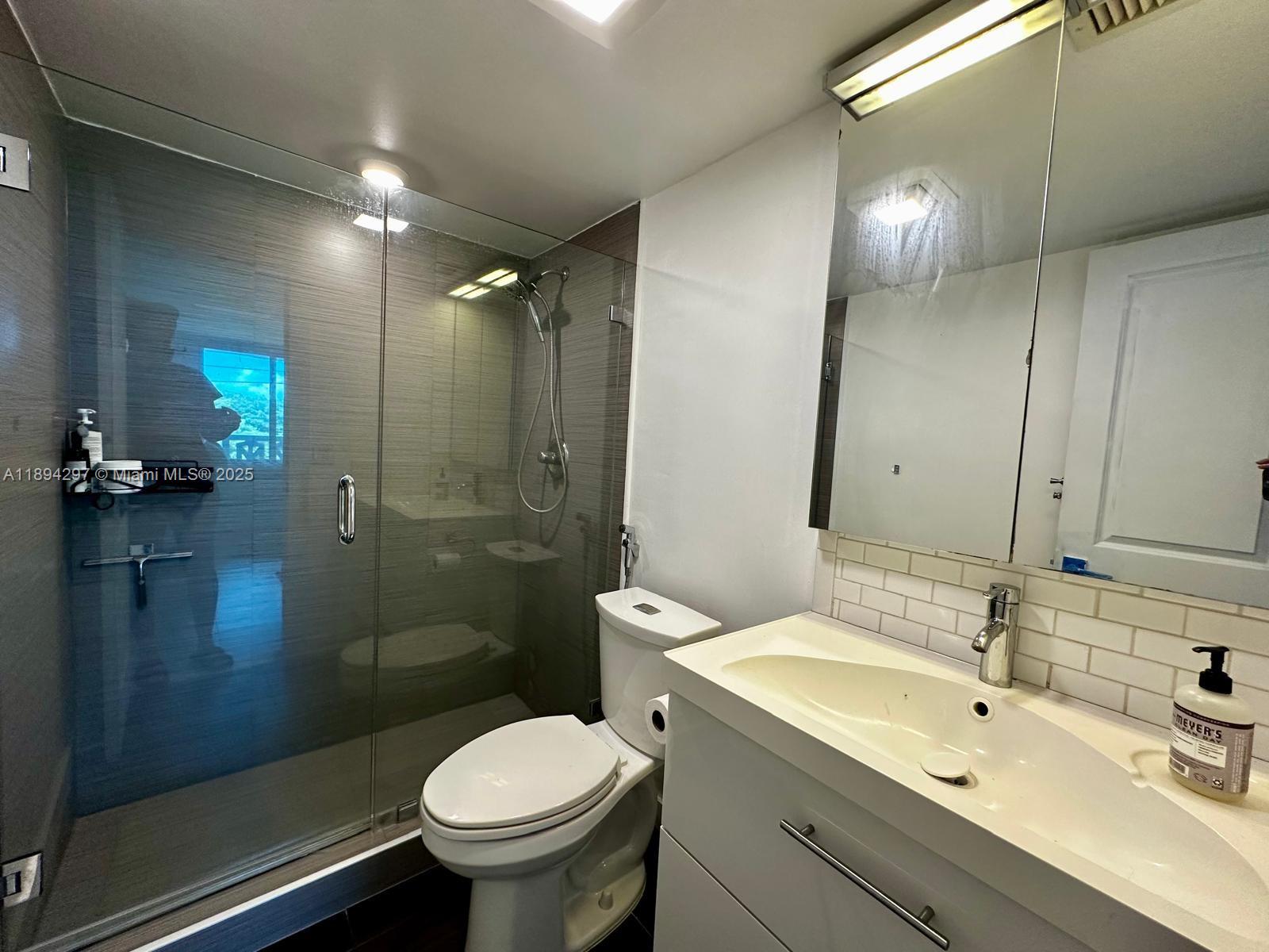 HARDING HALL CONDOMINIUM - Residential