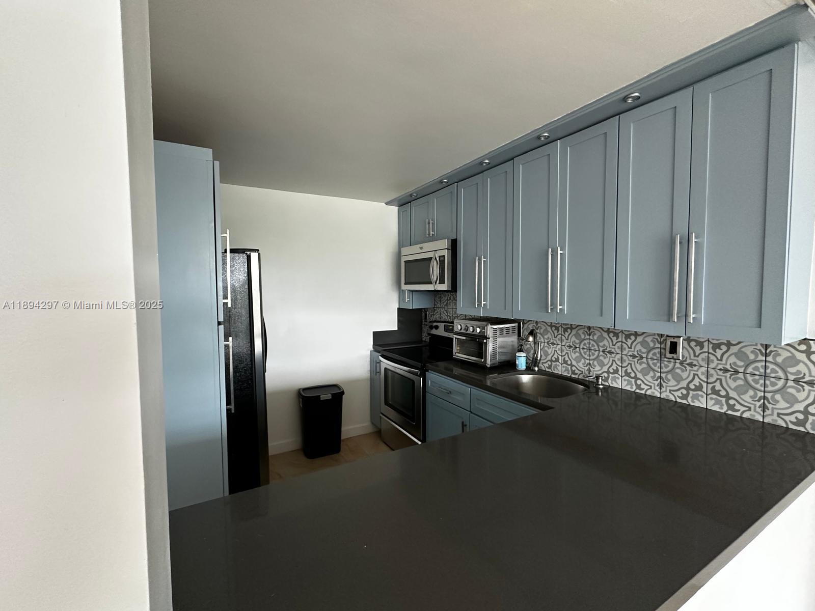 HARDING HALL CONDOMINIUM - Residential